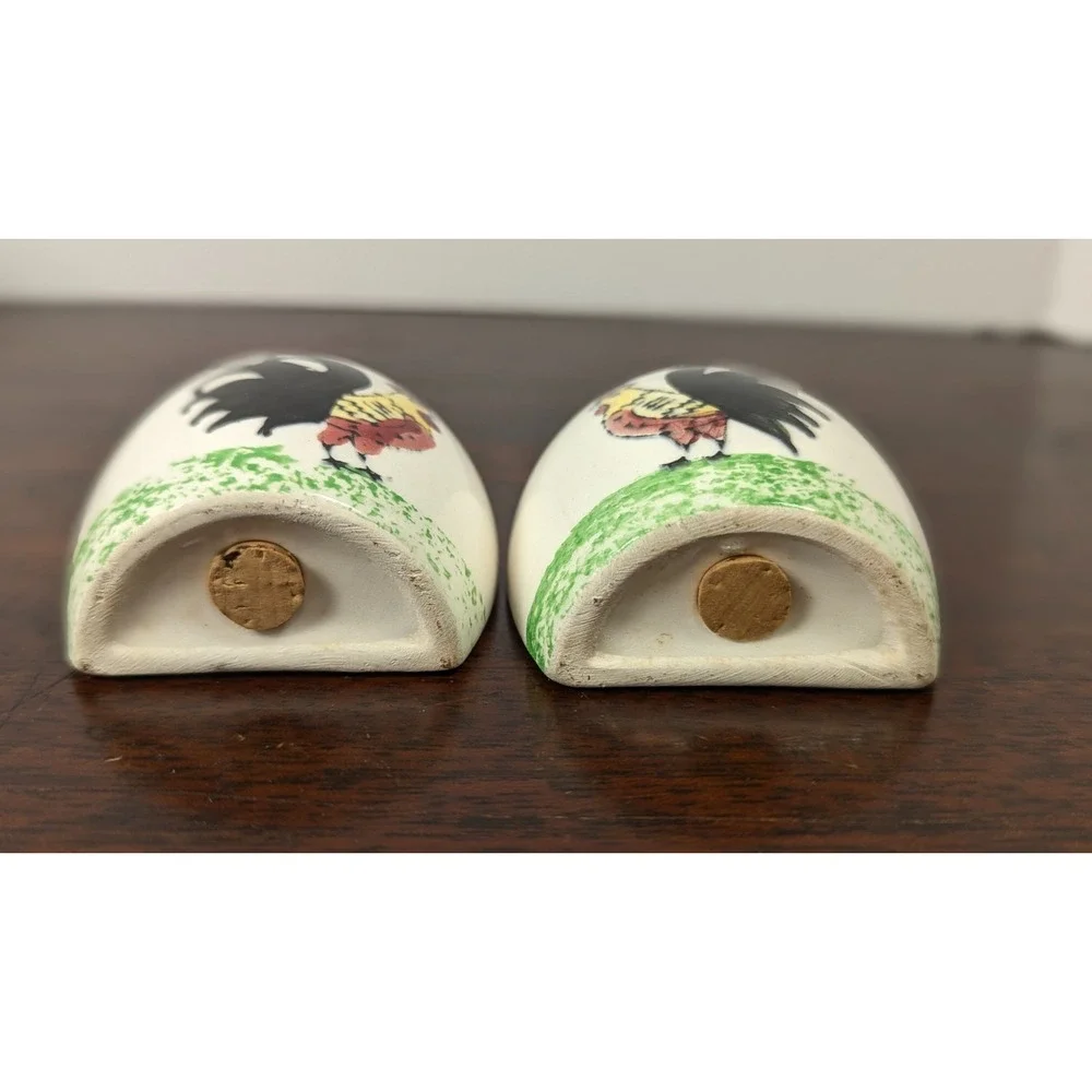 Vintage Hand Painted Rooster Egg Ceramic Salt & Pepper Shakers Japan 4-SP0022